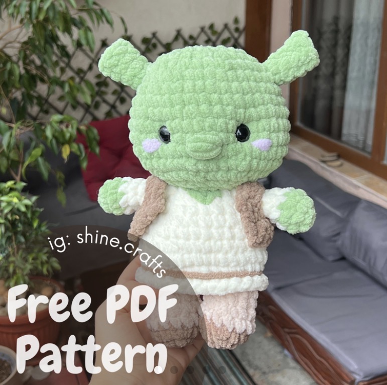 Free Pattern Friday: shrek the swamp monster💚🧶